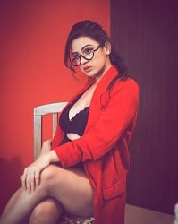 Sonali Varma Yeola Excort Agency Girl 